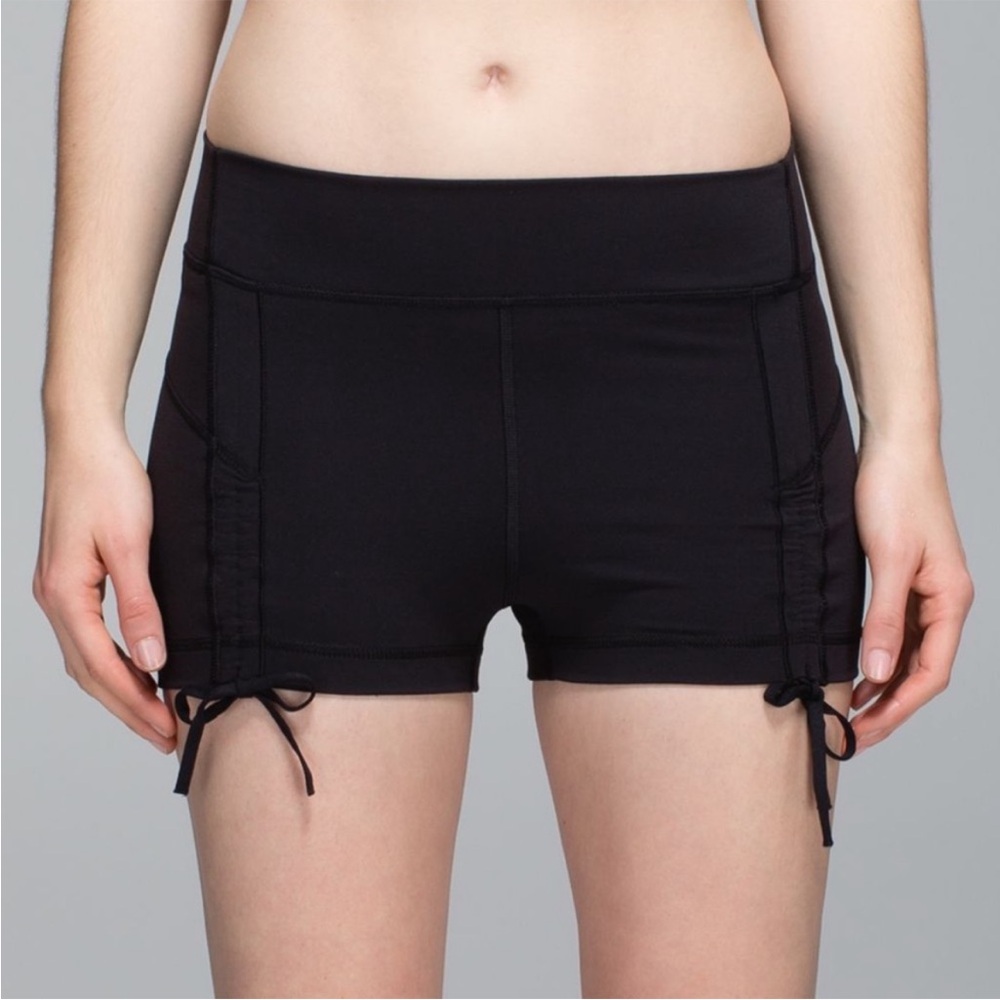 Lululemon Athletica Liberty Spandex Shorts Size 4